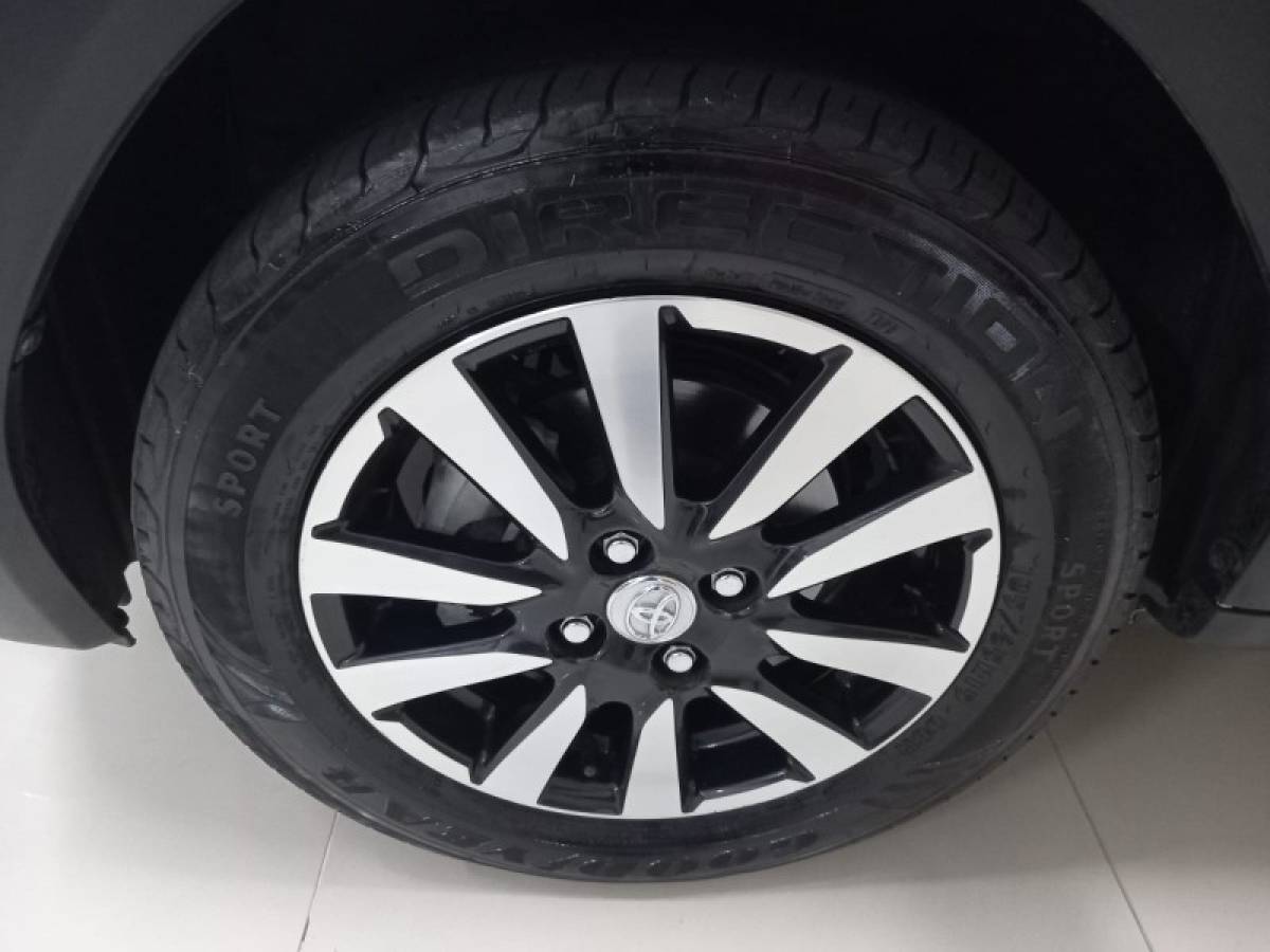 TOYOTA - ETIOS CROSS - 2015/2016 - Prata - R$ 54.900,00