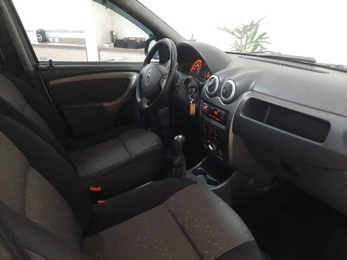 RENAULT - LOGAN - 2011/2011 - Prata - R$ 26.900,00