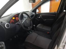 RENAULT - LOGAN - 2011/2011 - Prata - R$ 26.900,00