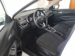CHEVROLET - ONIX - 2022/2023 - Branca - R$ 88.900,00