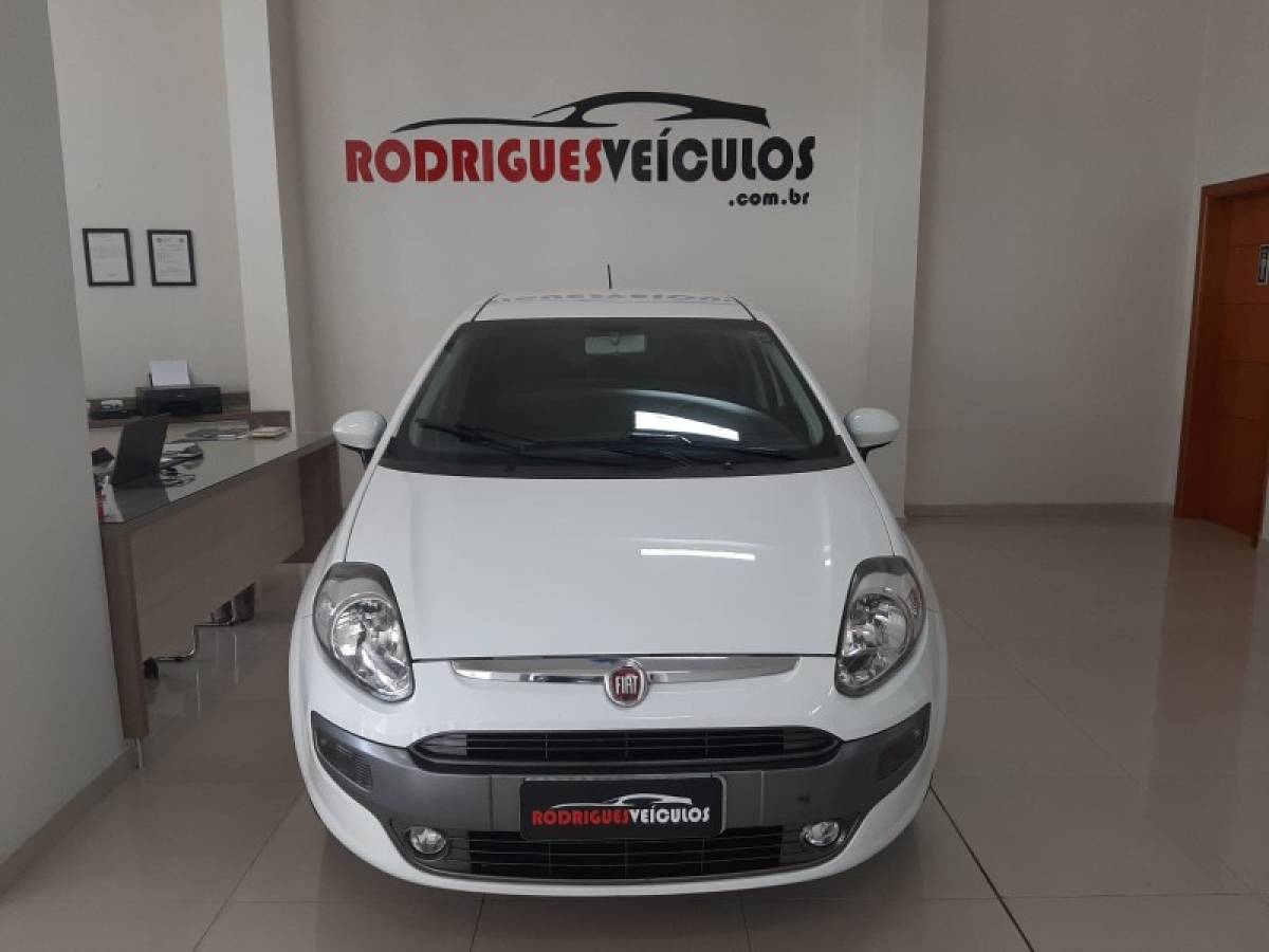 FIAT - PUNTO - 2015/2016 - Branca - R$ 47.900,00