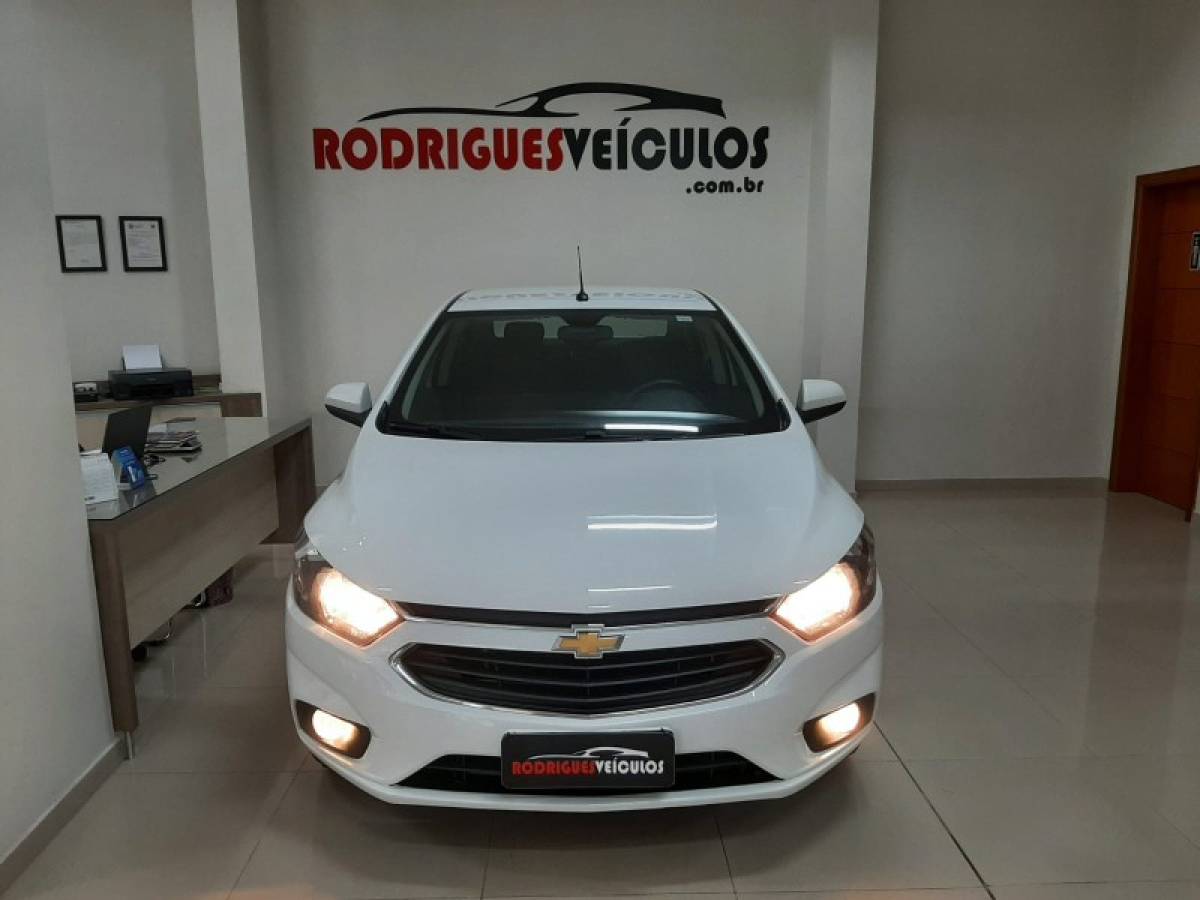 CHEVROLET - PRISMA - 2018/2019 - Branca - R$ 63.900,00