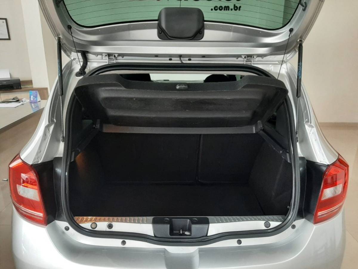 RENAULT - SANDERO - 2014/2015 - Prata - R$ 44.900,00