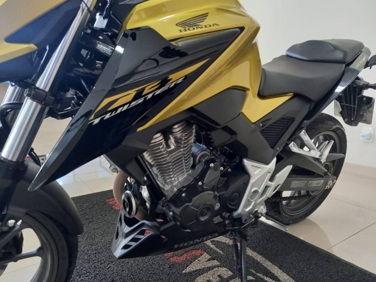 HONDA - CB 300F TWISTER - 2024/2024 - Dourada - R$ 25.900,00