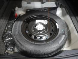 TOYOTA - YARIS - 2018/2019 - Branca - R$ 82.900,00