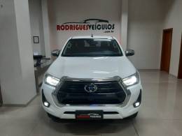 TOYOTA - HILUX - 2022/2022 - Branca - R$ 259.000,00