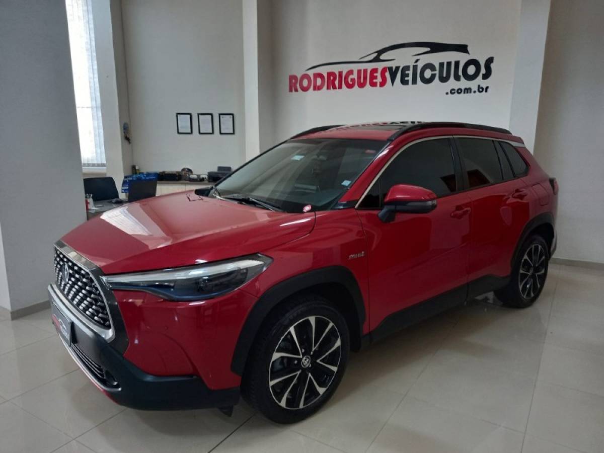 TOYOTA - COROLLA - 2023/2024 - Vermelha - R$ 175.000,00