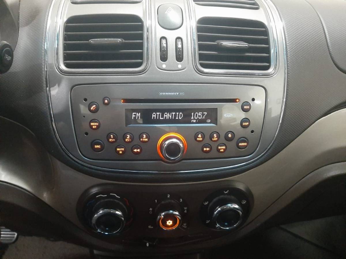 FIAT - GRAND SIENA - 2015/2015 - Branca - R$ 47.900,00