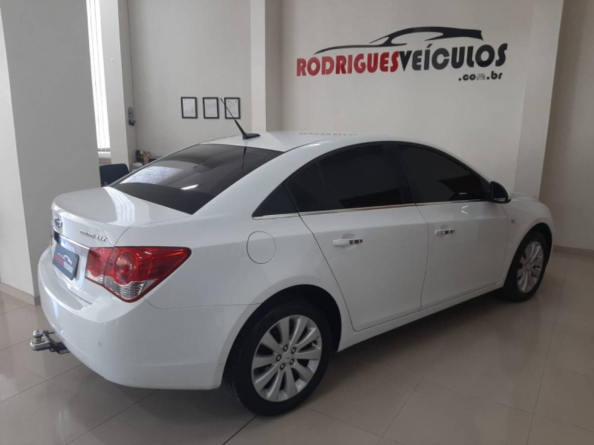 CHEVROLET - CRUZE - 2012/2012 - Branca - R$ 58.900,00