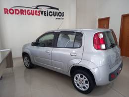 FIAT - UNO - 2010/2011 - Prata - R$ 28.900,00