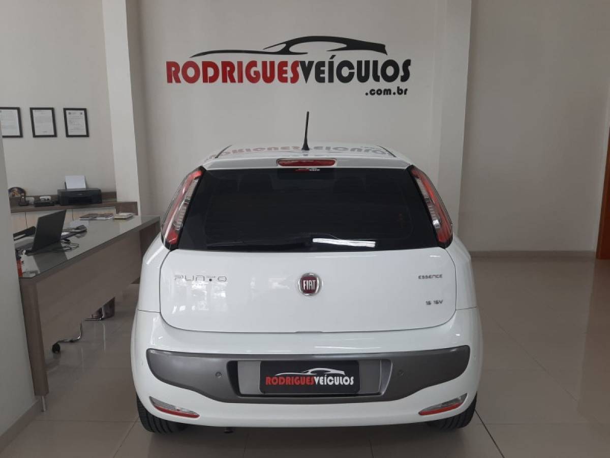 FIAT - PUNTO - 2015/2016 - Branca - R$ 47.900,00