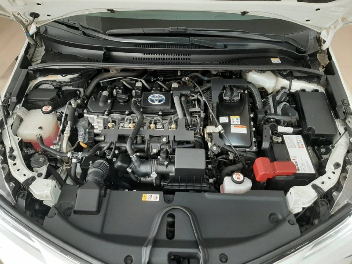 TOYOTA - COROLLA - 2020/2021 - Branca - R$ 134.900,00