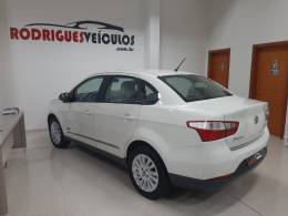 FIAT - GRAND SIENA - 2015/2015 - Branca - R$ 47.900,00