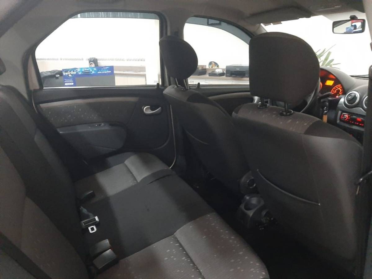 RENAULT - LOGAN - 2011/2011 - Prata - R$ 26.900,00