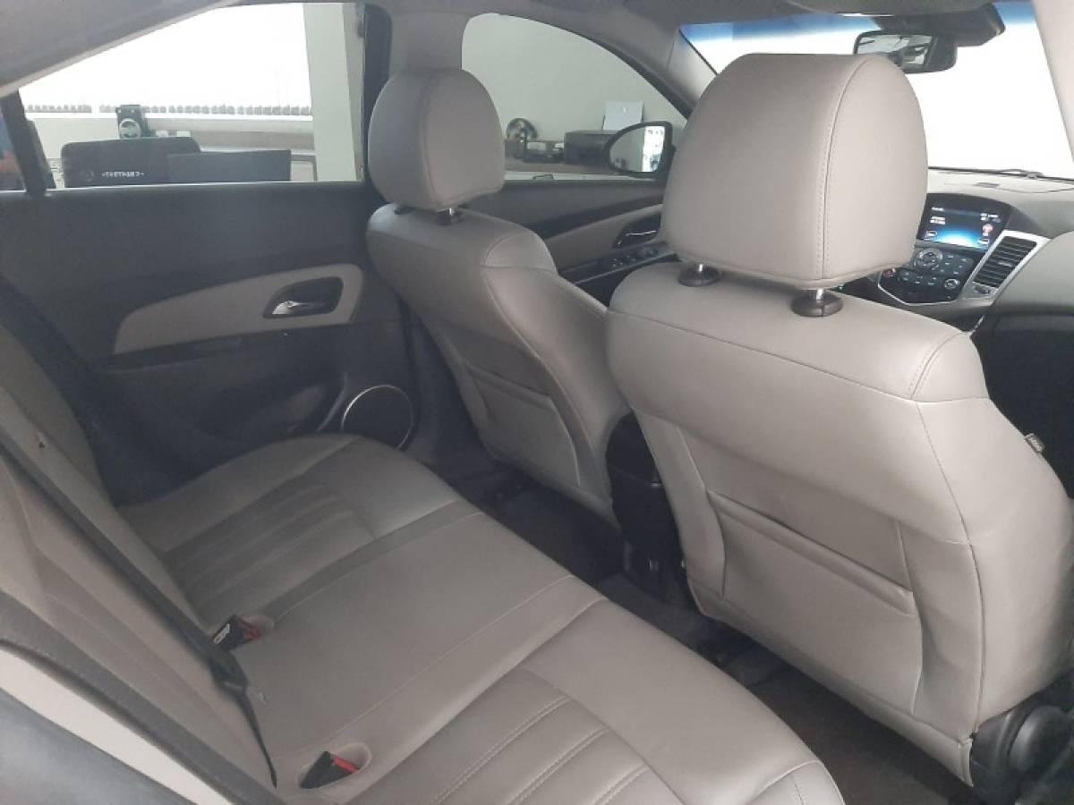 CHEVROLET - CRUZE - 2012/2012 - Branca - R$ 58.900,00