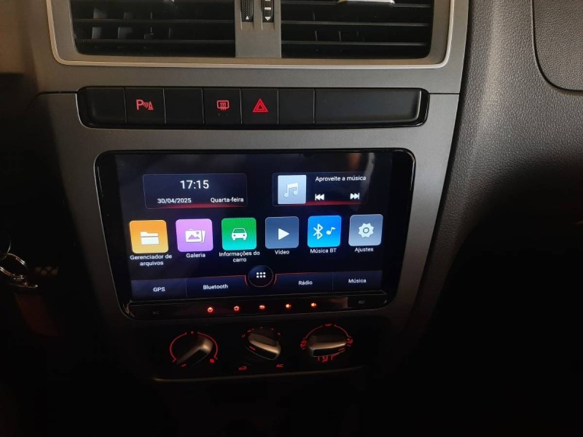 VOLKSWAGEN - SPACEFOX - 2017/2018 - Preta - R$ 56.900,00