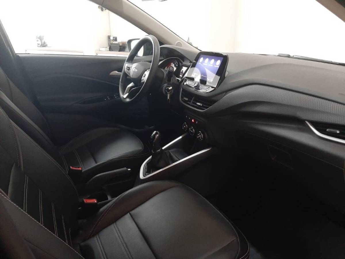 CHEVROLET - ONIX - 2023/2023 - Preta - R$ 75.900,00