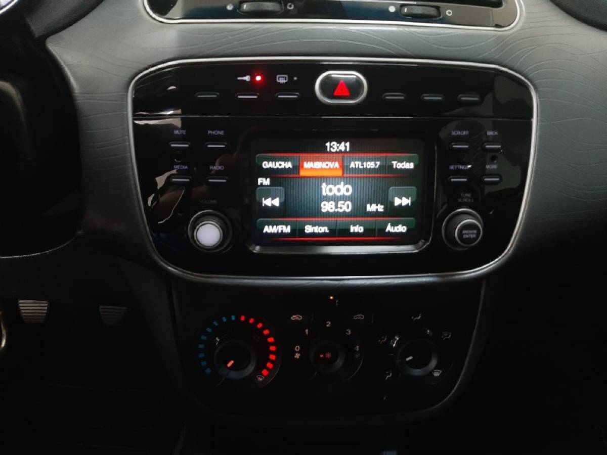 FIAT - PUNTO - 2015/2016 - Branca - R$ 47.900,00