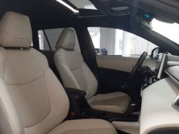TOYOTA - COROLLA - 2023/2024 - Vermelha - R$ 175.000,00