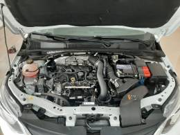 CHEVROLET - ONIX - 2022/2023 - Branca - R$ 88.900,00
