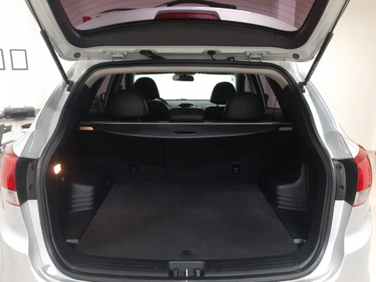 HYUNDAI - IX35 - 2019/2020 - Prata - R$ 95.900,00