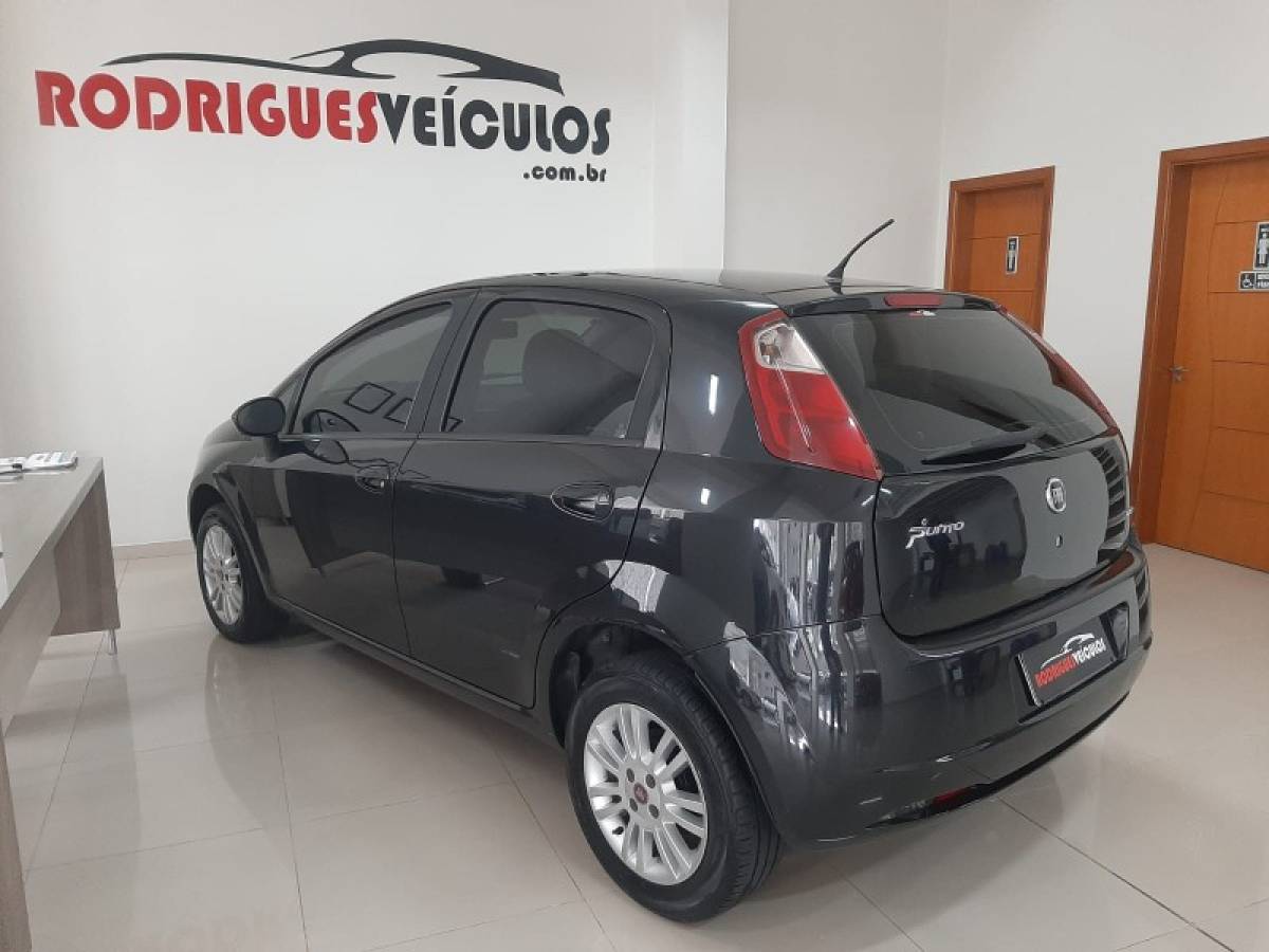 FIAT - PUNTO - 2012/2012 - Preta - R$ 35.900,00