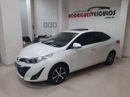 TOYOTA - YARIS - 2018/2019 - Branca - R$ 82.900,00