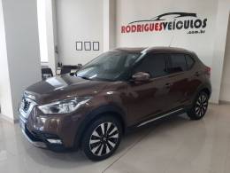 NISSAN - KICKS - 2017/2018 - Marrom - R$ 79.900,00