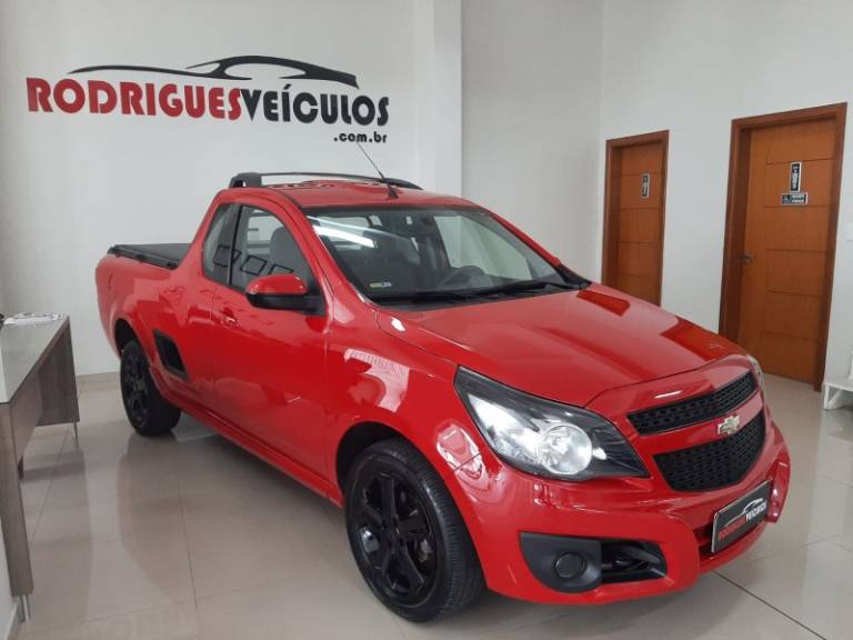 CHEVROLET - MONTANA - 2014/2015 - Vermelha - R$ 54.900,00