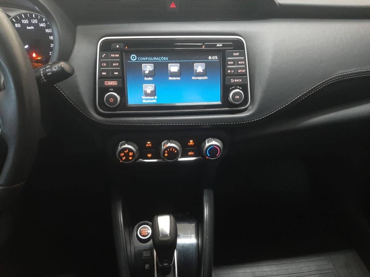 NISSAN - KICKS - 2017/2018 - Marrom - R$ 79.900,00