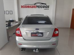 FORD - FOCUS - 2010/2011 - Prata - R$ 44.900,00
