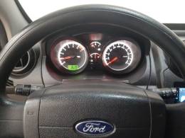 FORD - FIESTA - 2013/2014 - Prata - R$ 33.900,00