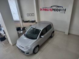 FIAT - UNO - 2010/2011 - Prata - R$ 28.900,00