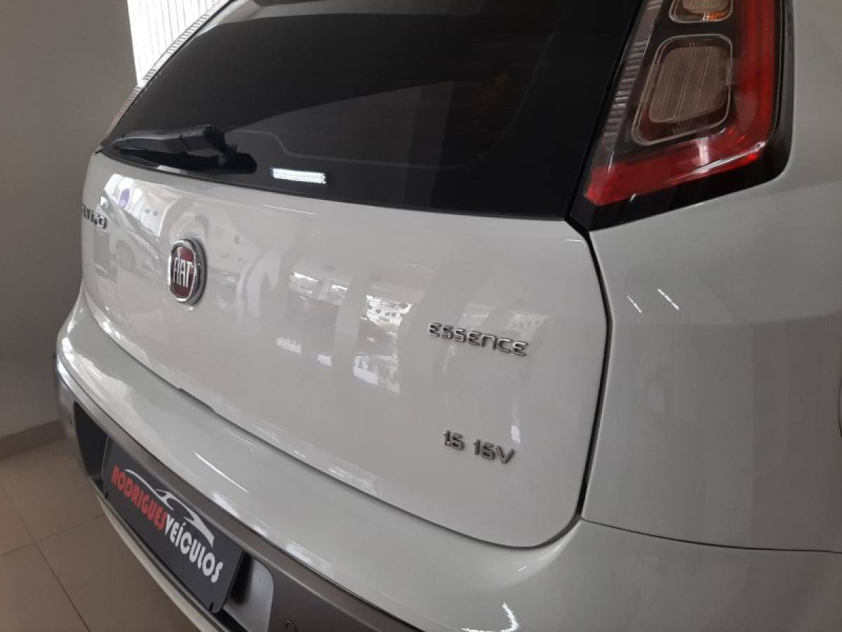 FIAT - PUNTO - 2015/2016 - Branca - R$ 47.900,00