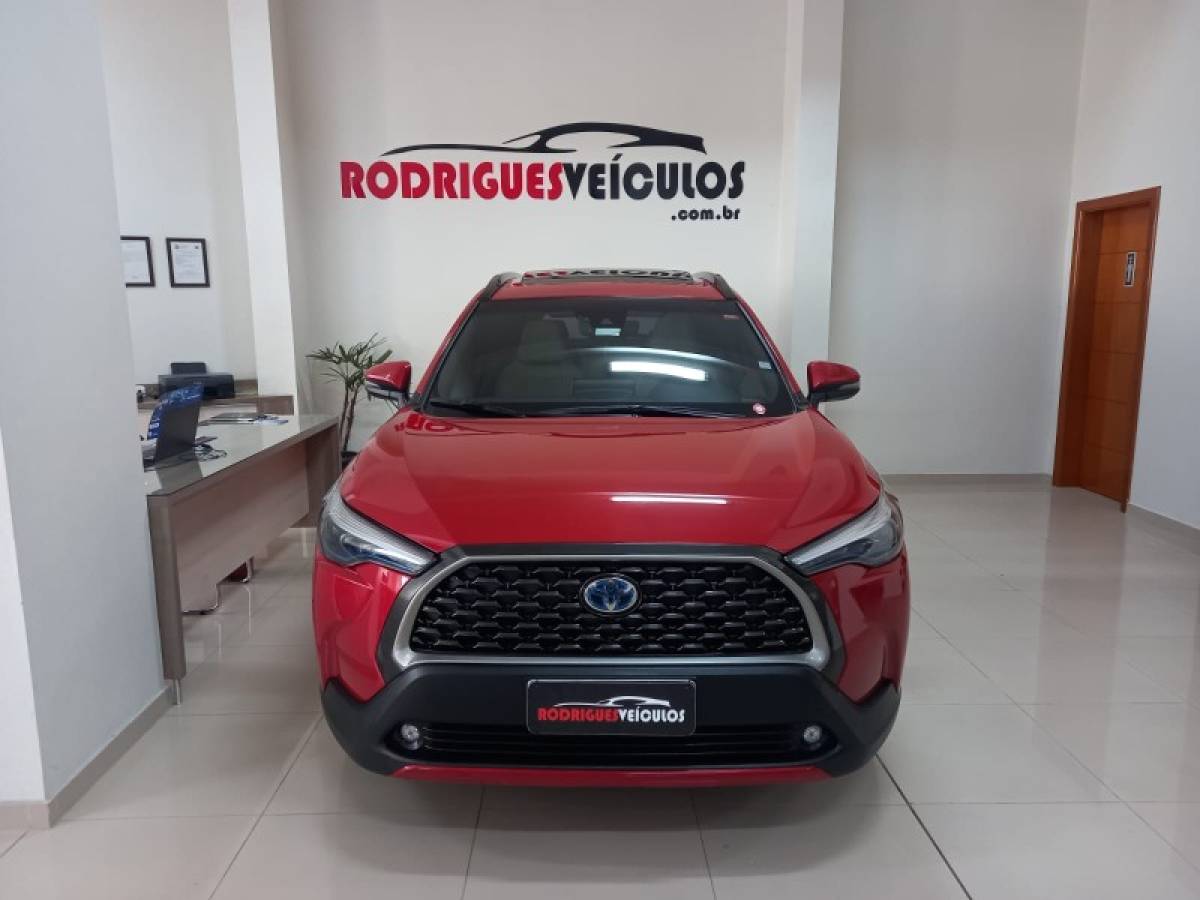 TOYOTA - COROLLA - 2023/2024 - Vermelha - R$ 175.000,00