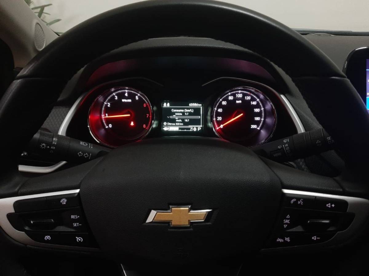 CHEVROLET - ONIX - 2023/2024 - Prata - R$ 92.900,00
