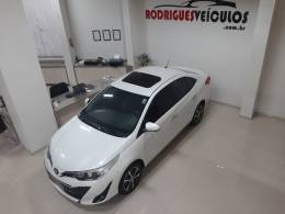 TOYOTA - YARIS - 2018/2019 - Branca - R$ 82.900,00