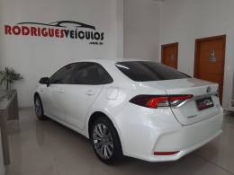 TOYOTA - COROLLA - 2020/2021 - Branca - R$ 134.900,00