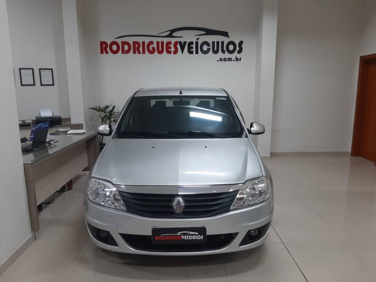 RENAULT - LOGAN - 2011/2011 - Prata - R$ 26.900,00