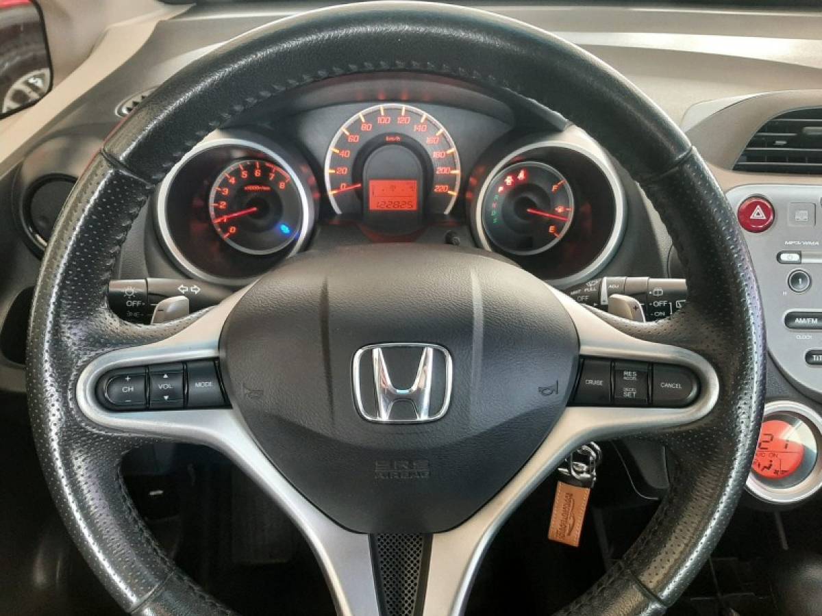 HONDA - FIT - 2013/2014 - Prata - R$ 58.900,00