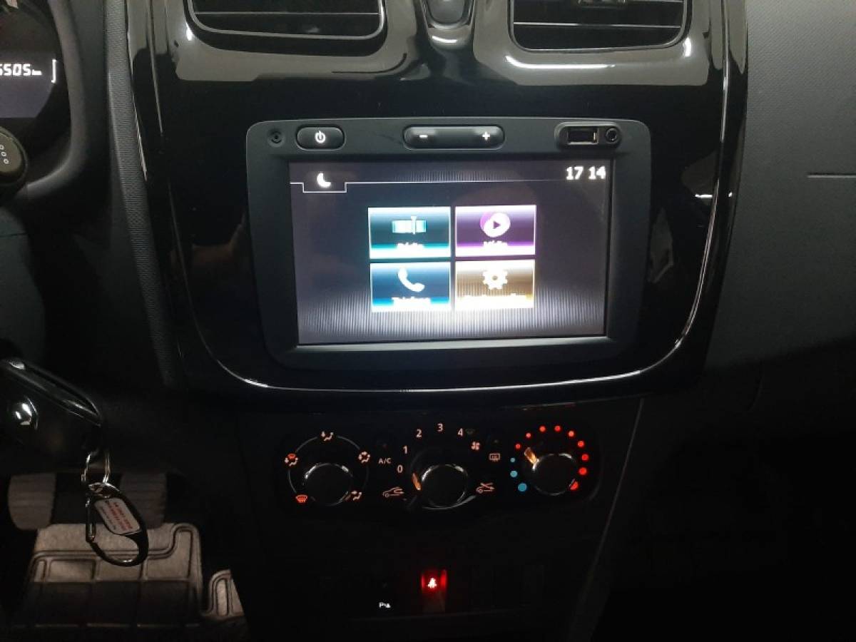 RENAULT - SANDERO - 2020/2021 - Branca - R$ 62.900,00