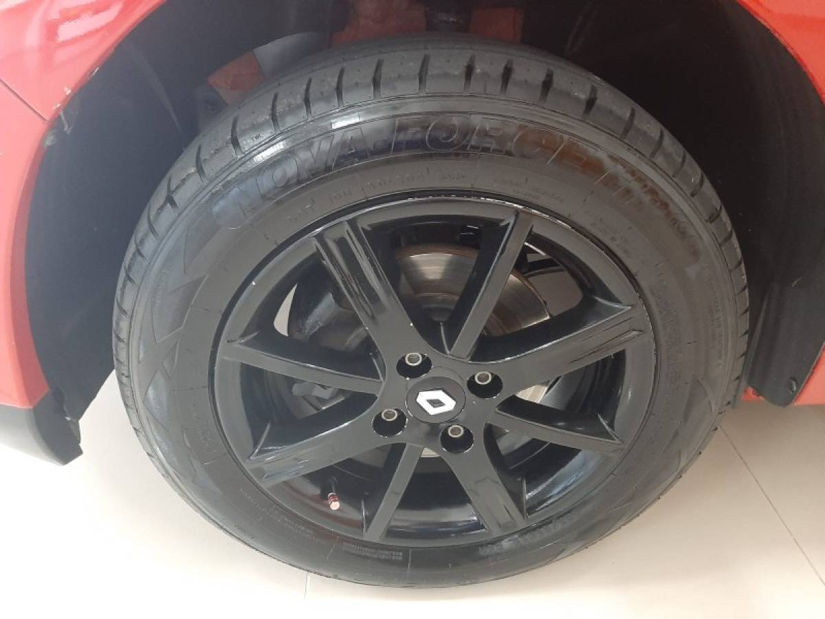 RENAULT - SANDERO - 2012/2013 - Vermelha - R$ 37.900,00