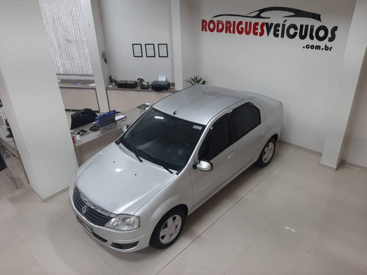RENAULT - LOGAN - 2011/2011 - Prata - R$ 26.900,00