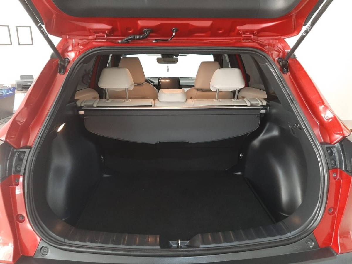 TOYOTA - COROLLA - 2023/2024 - Vermelha - R$ 175.000,00
