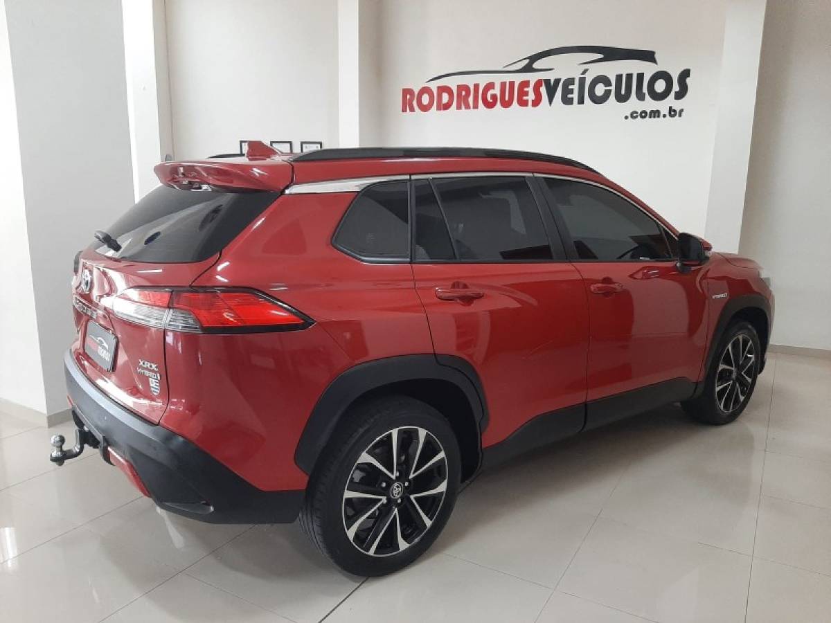 TOYOTA - COROLLA - 2023/2024 - Vermelha - R$ 175.000,00