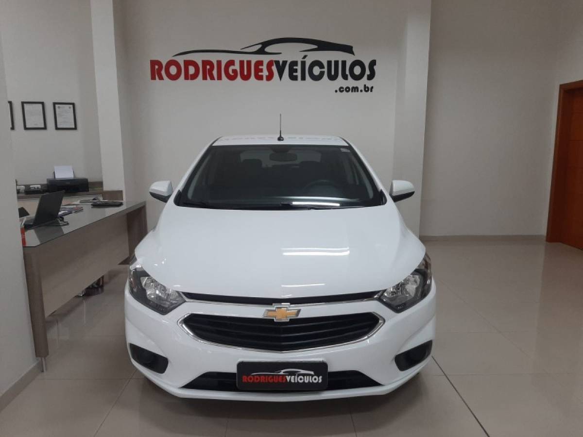 CHEVROLET - ONIX - 2018/2019 - Branca - R$ 62.900,00
