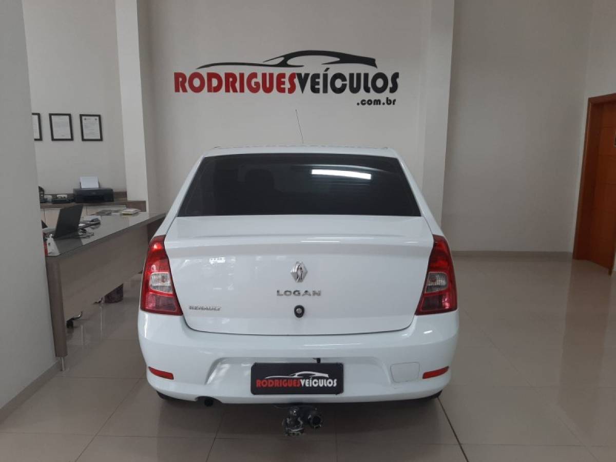 RENAULT - LOGAN - 2013/2013 - Branca - R$ 25.400,00