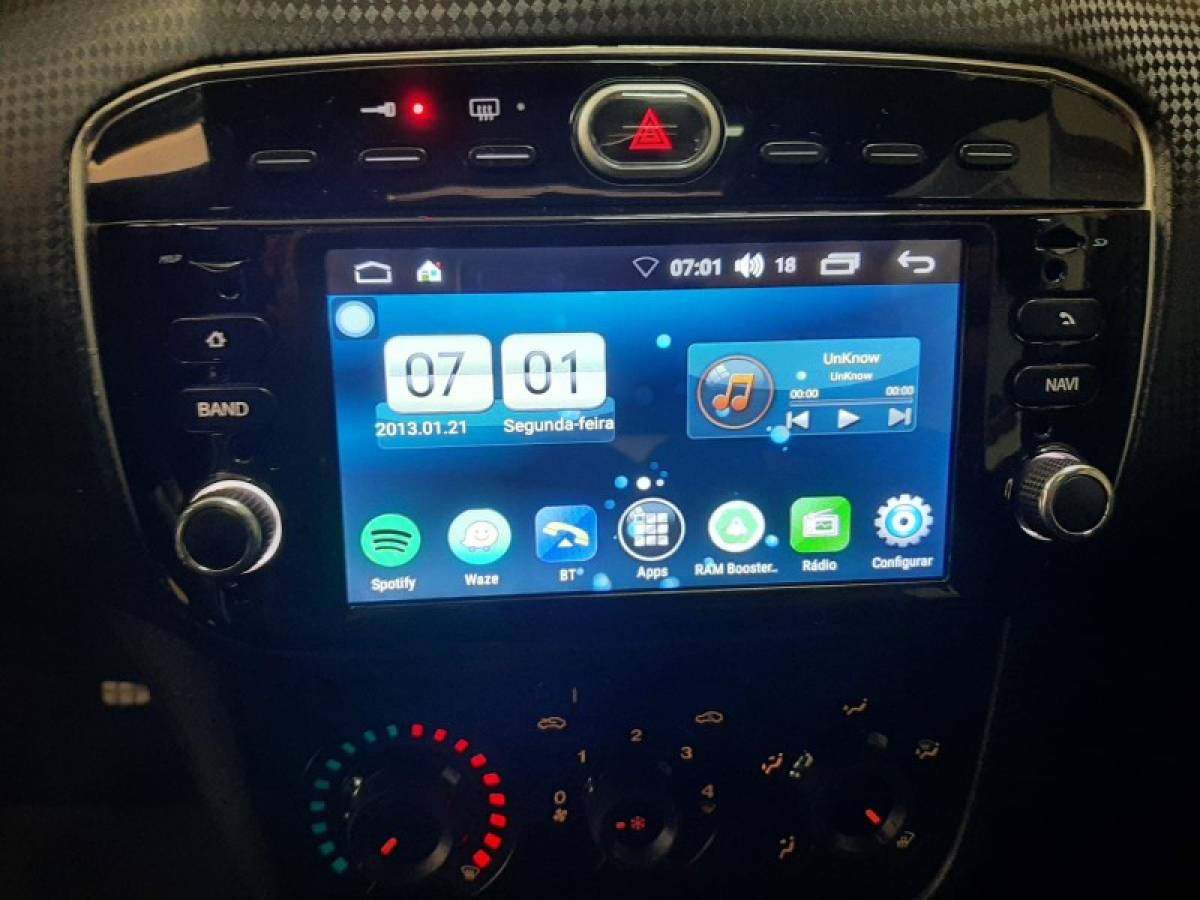 FIAT - PUNTO - 2014/2015 - Branca - R$ 54.900,00