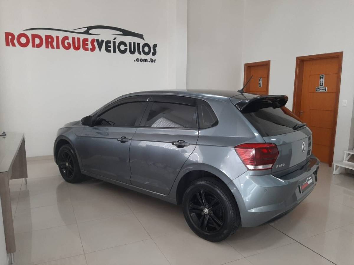 VOLKSWAGEN - POLO - 2019/2020 - Cinza - R$ 59.900,00