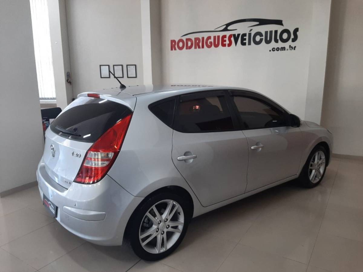 HYUNDAI - I30 - 2009/2010 - Prata - R$ 44.900,00